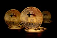 金融庁がDMMへ業務改善命令 ビットコイン482億円の不正流出を受け